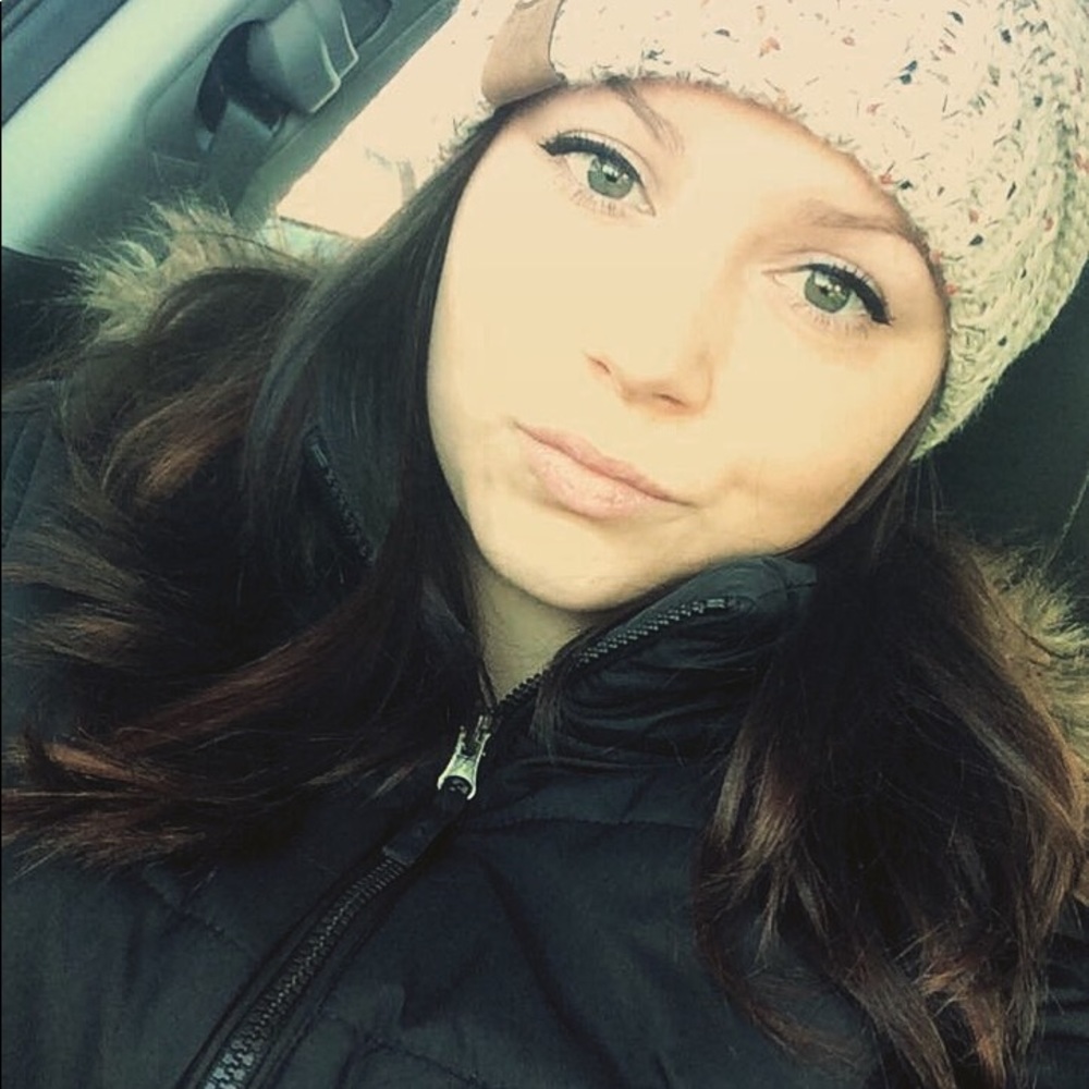 Meet your Posher, Nicole